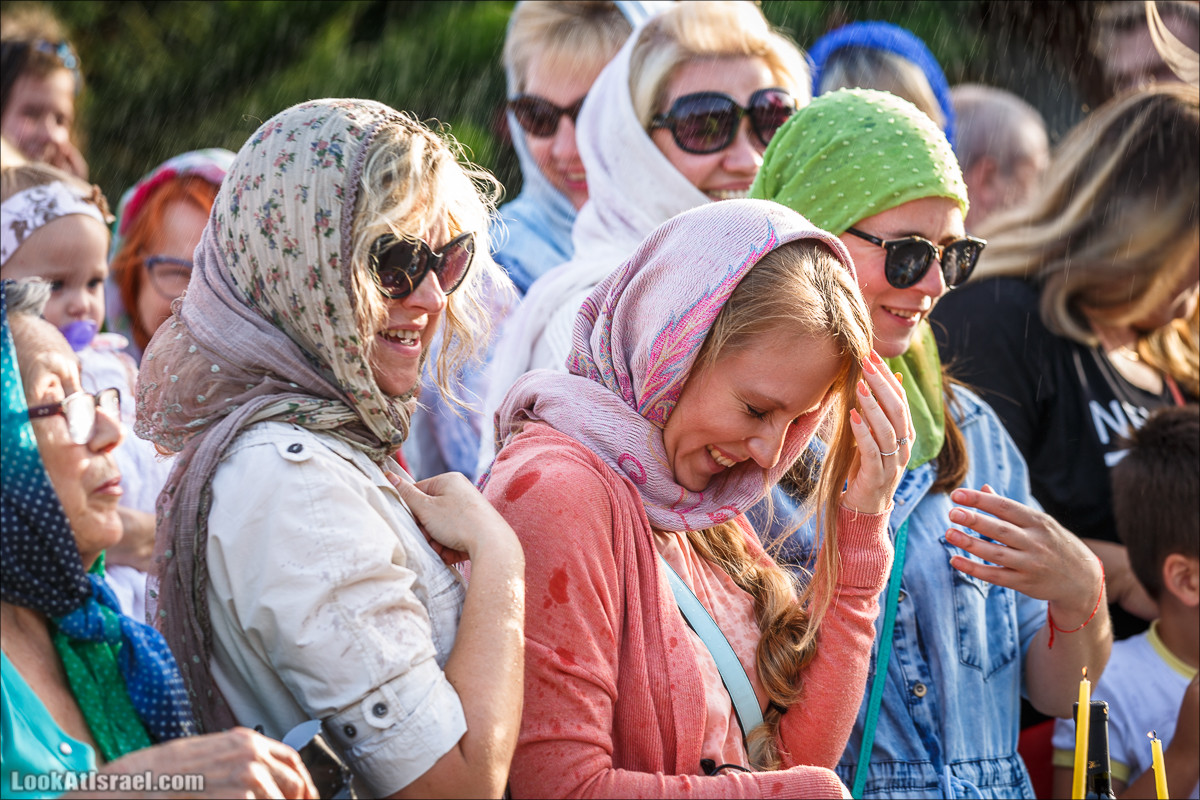Освящение пасхальное снеди в русской церкви Петра и Тавифы в Яффо | LookAtIsrael.com - Фото путешествия по Израилю