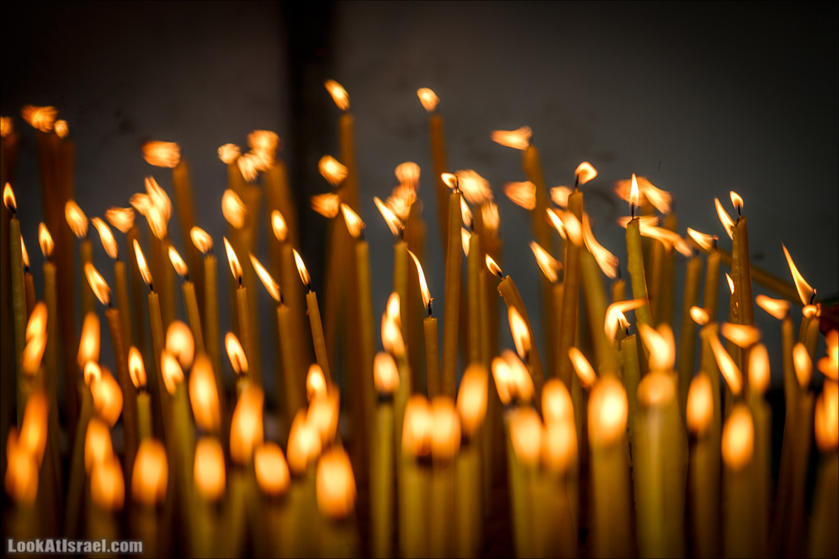 Освящение пасхальное снеди в русской церкви Петра и Тавифы в Яффо | LookAtIsrael.com - Фото путешествия по Израилю