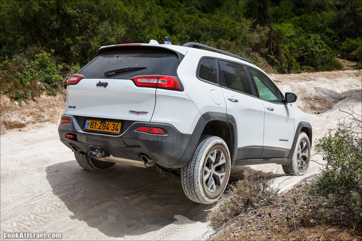 Курс езды по бездорожью на Jeep Cherokee | Jeep Cherokee offload course | LookAtIsrael.com - Фото путешествия по Израилю