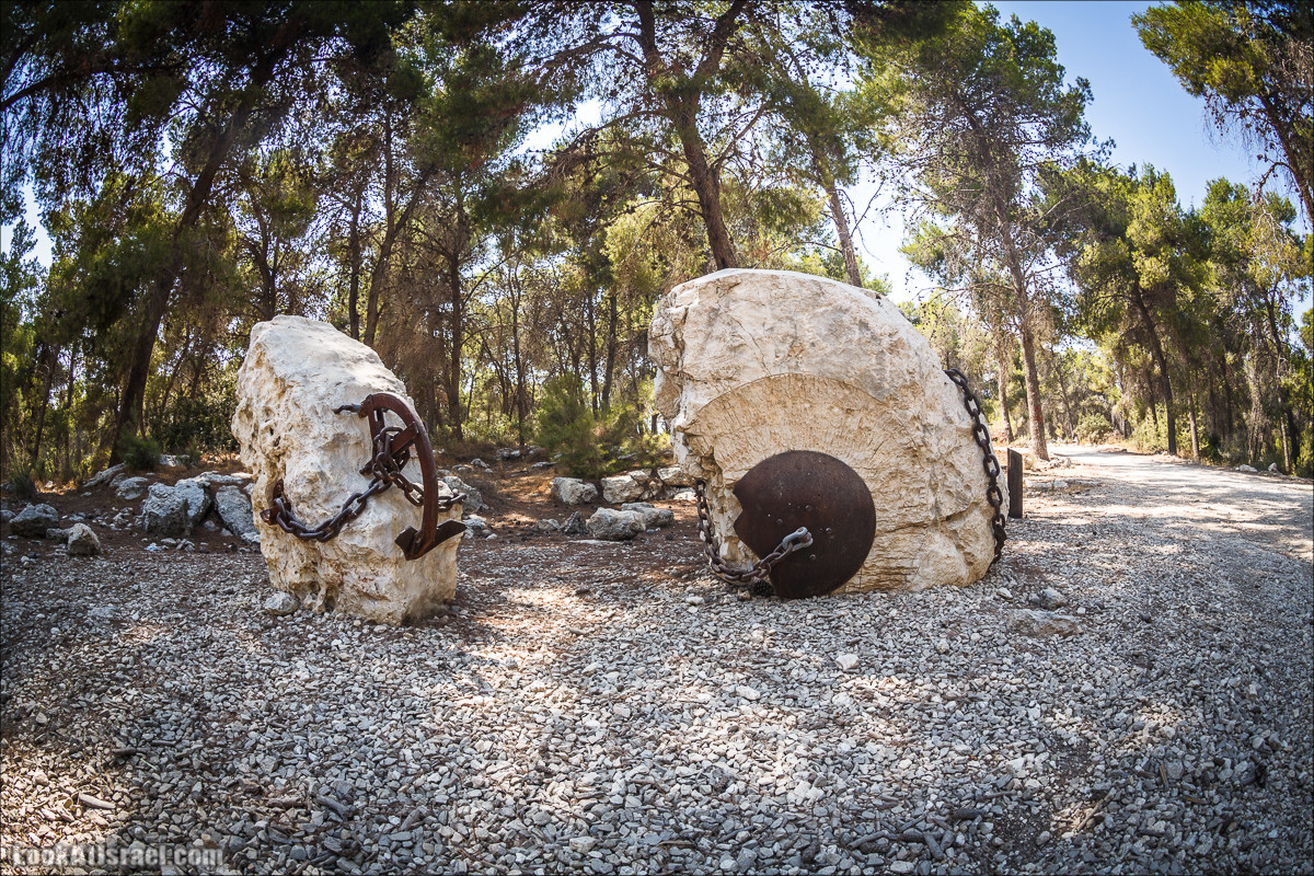 Дорога скульптур в лесу Цора | LookAtIsrael.com - Фото путешествия по Израилю