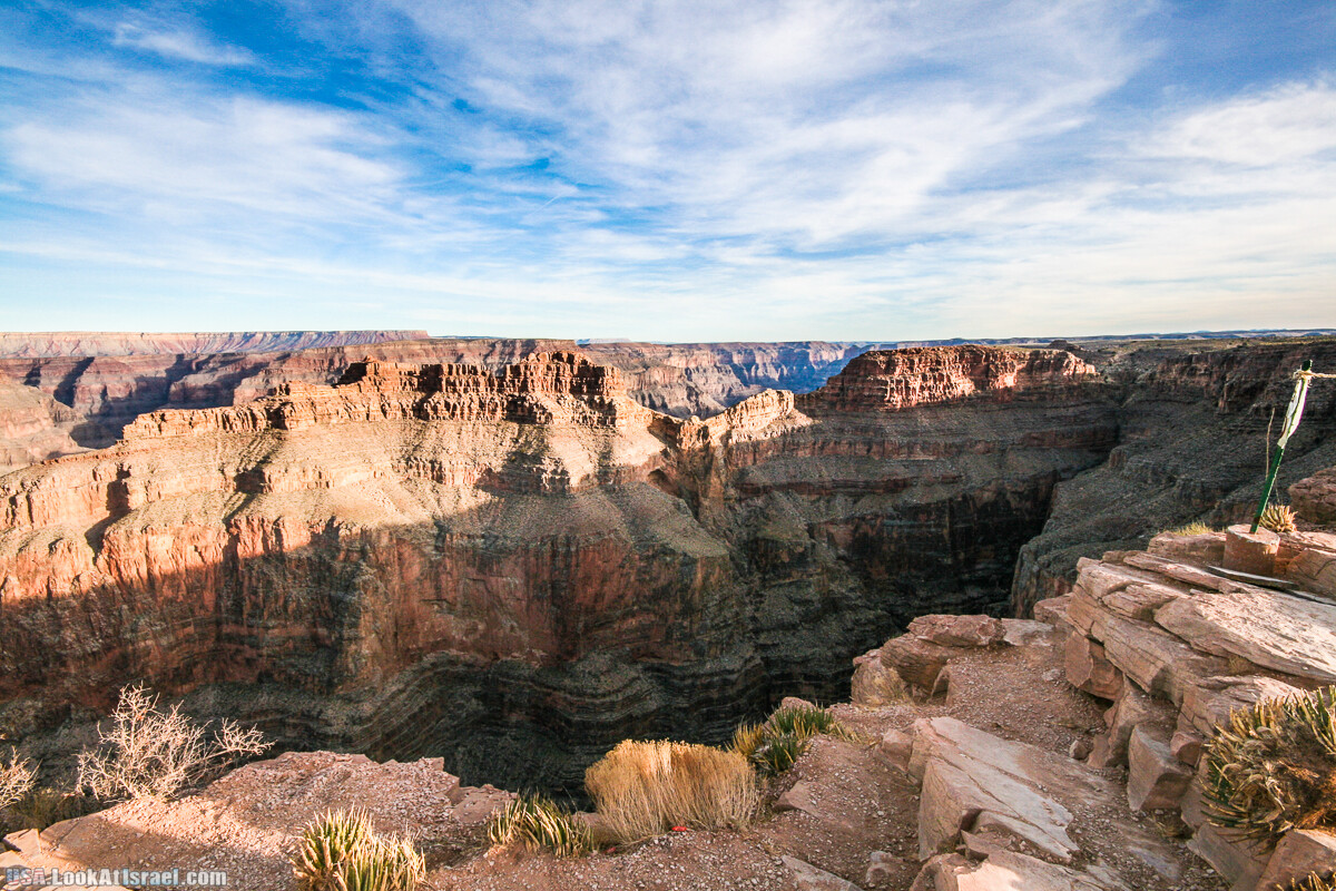 Skywalk - обзорная площадка с прозрачным полом над Большим Каньоном | LookAtIsrael.com - Фото путешествия по Израилю