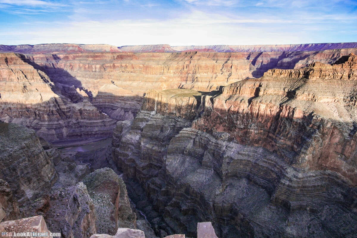 Skywalk - обзорная площадка с прозрачным полом над Большим Каньоном | LookAtIsrael.com - Фото путешествия по Израилю