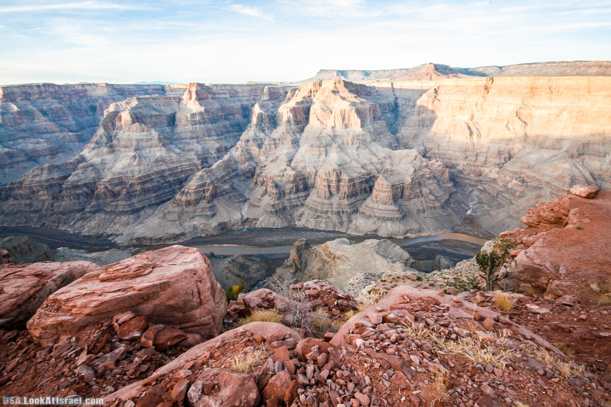 Skywalk - обзорная площадка с прозрачным полом над Большим Каньоном | LookAtIsrael.com - Фото путешествия по Израилю