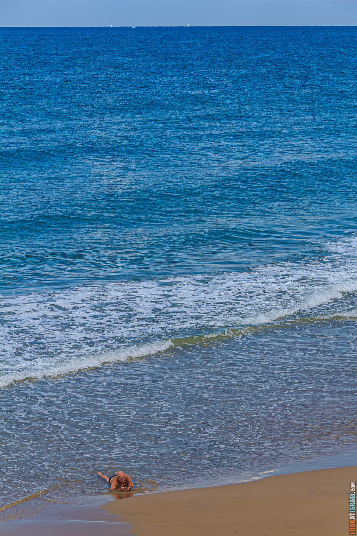 Люди на море, Тель Авив