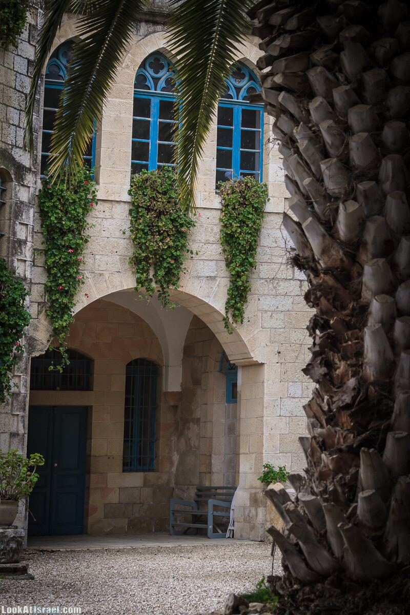 Бенедиктинский монастырь в Абу Гош | LookAtIsrael.com - Фото путешествия по Израилю