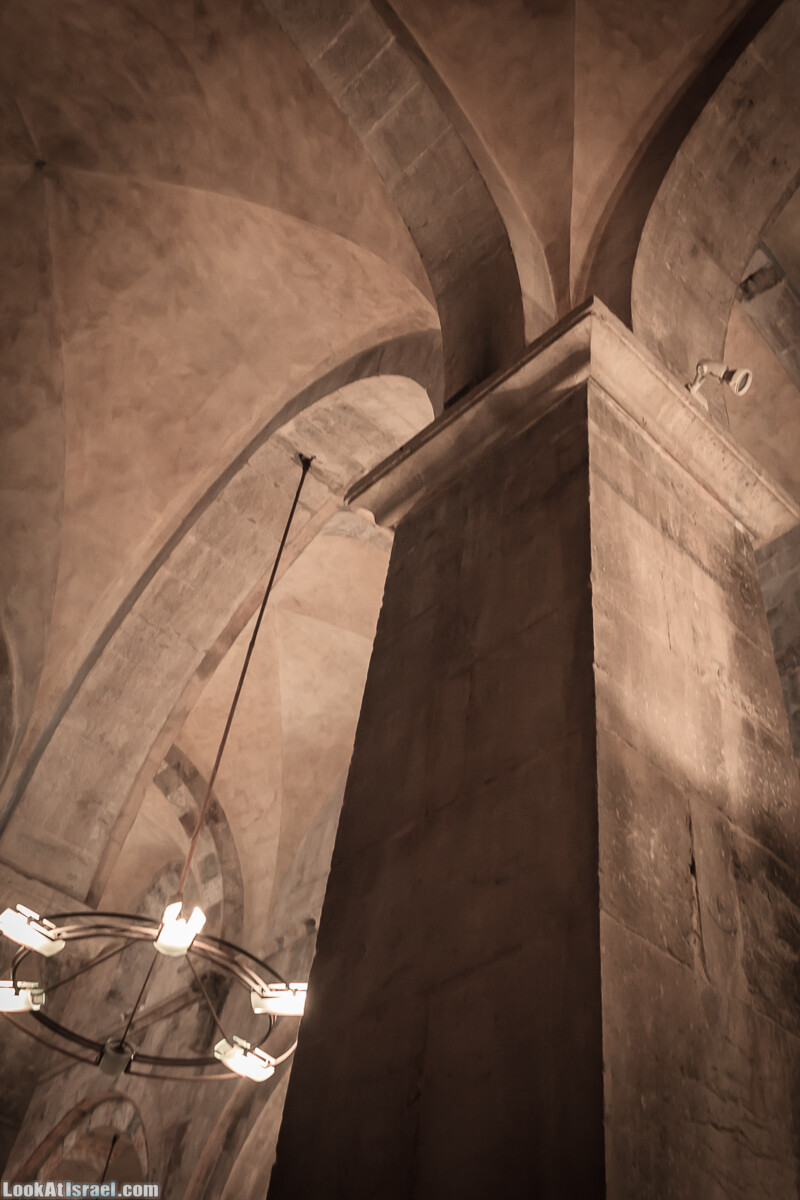 Бенедиктинский монастырь в Абу Гош | LookAtIsrael.com - Фото путешествия по Израилю