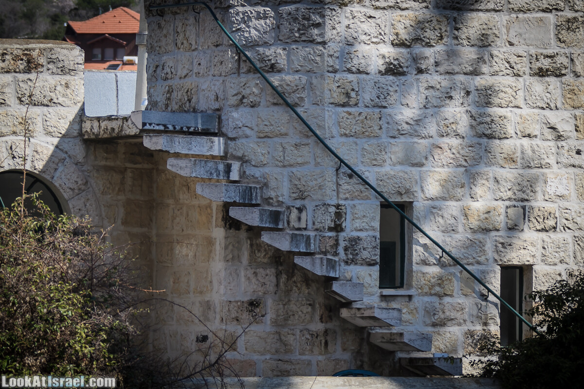 Бенедиктинский монастырь в Абу Гош | LookAtIsrael.com - Фото путешествия по Израилю