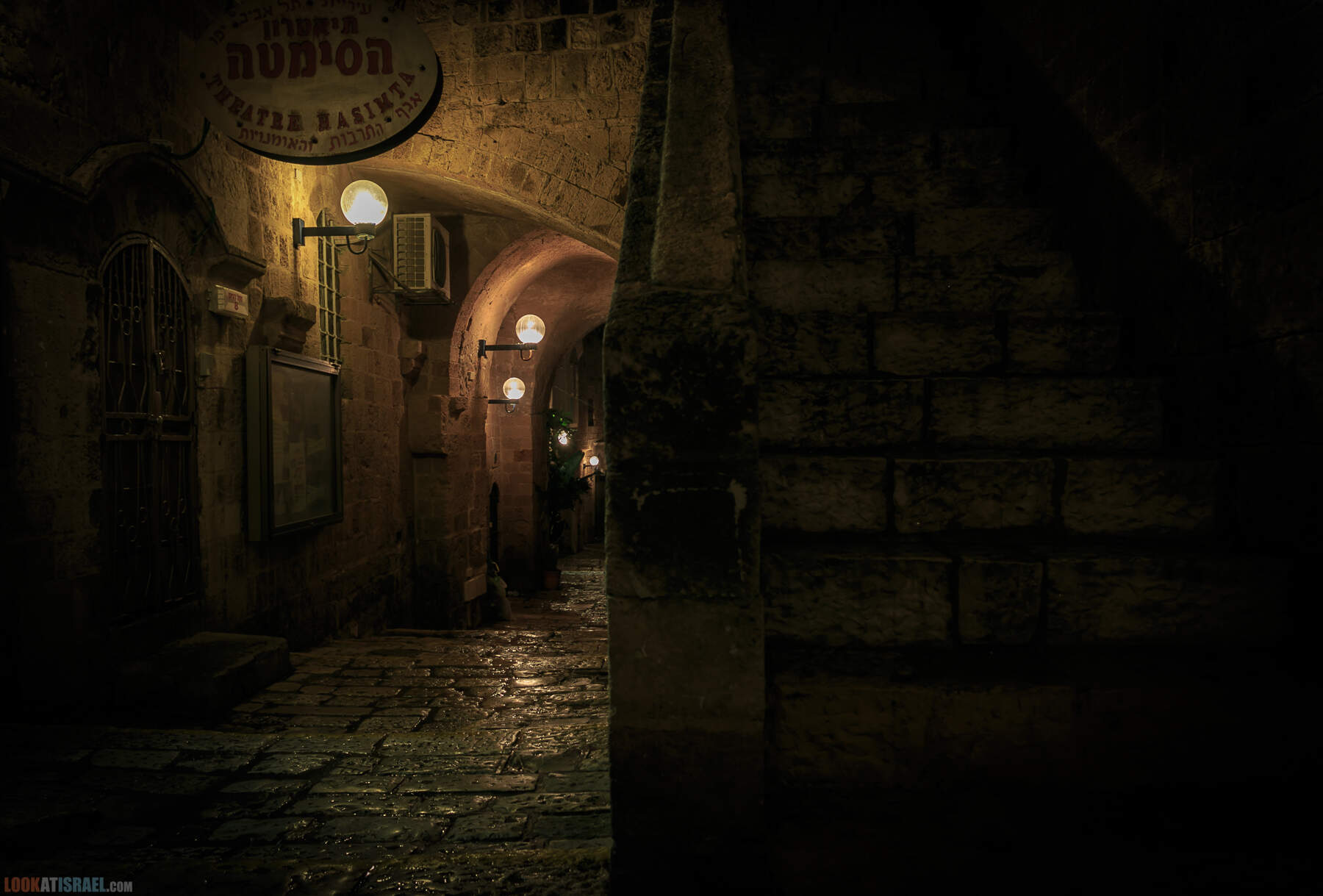 Яффо в черном, ночь в древнем городе