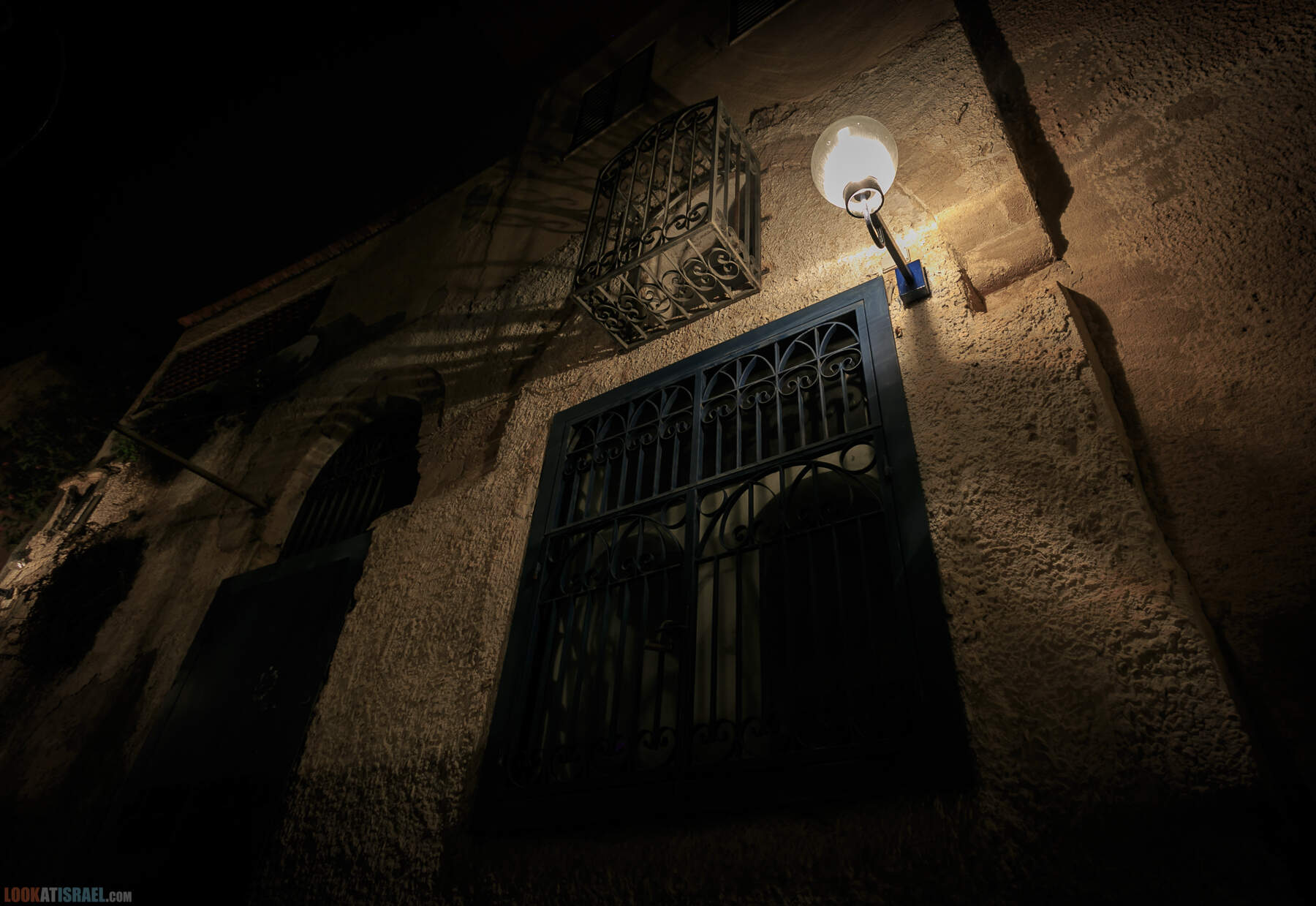 Яффо в черном, ночь в древнем городе