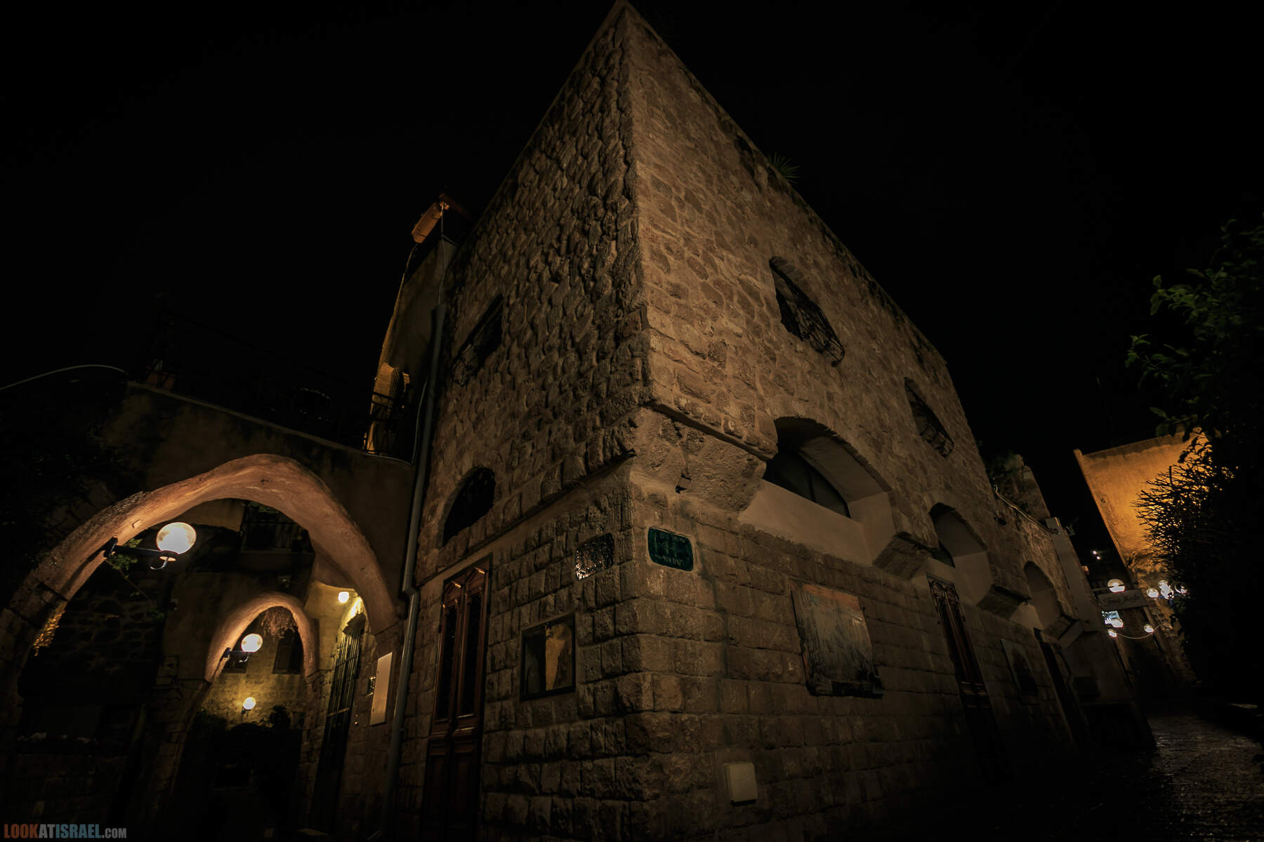 Яффо в черном, ночь в древнем городе