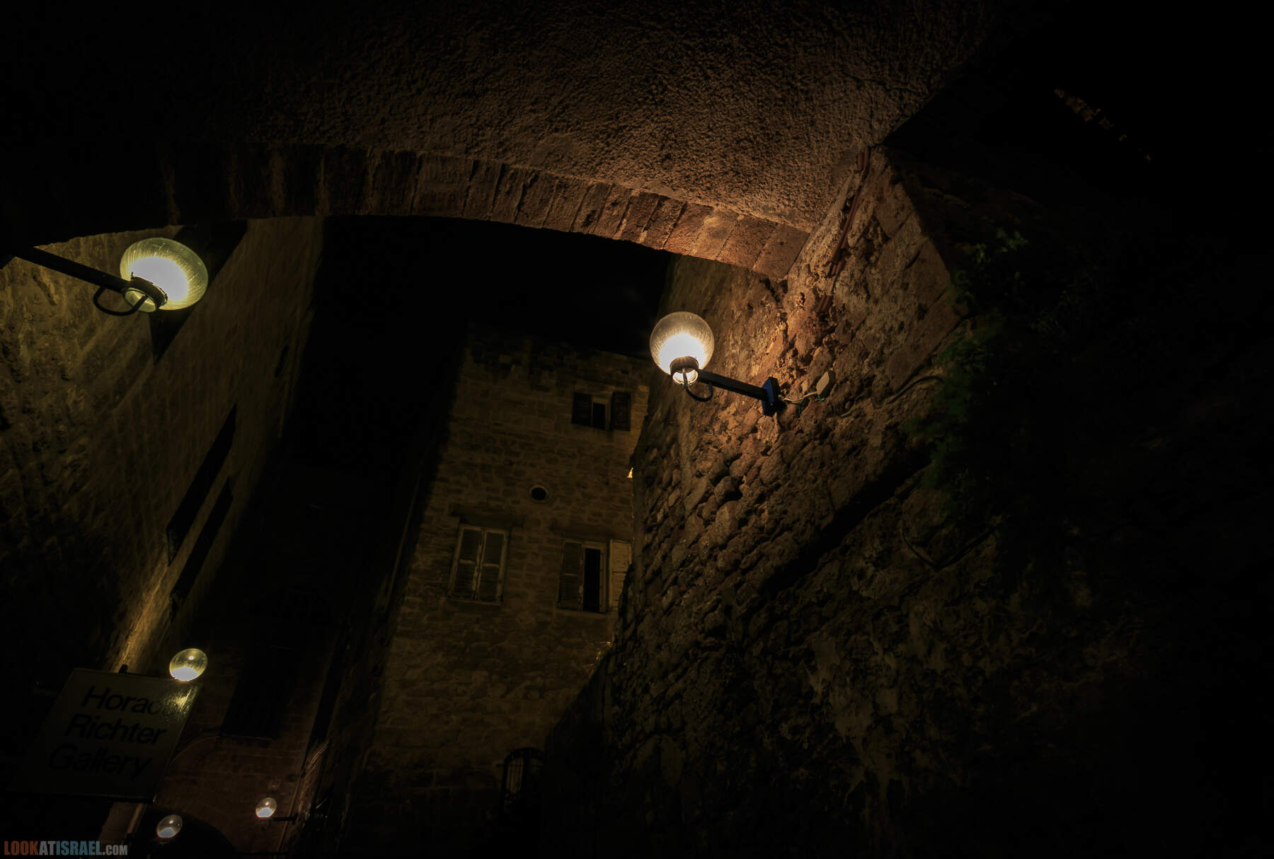 Яффо в черном, ночь в древнем городе