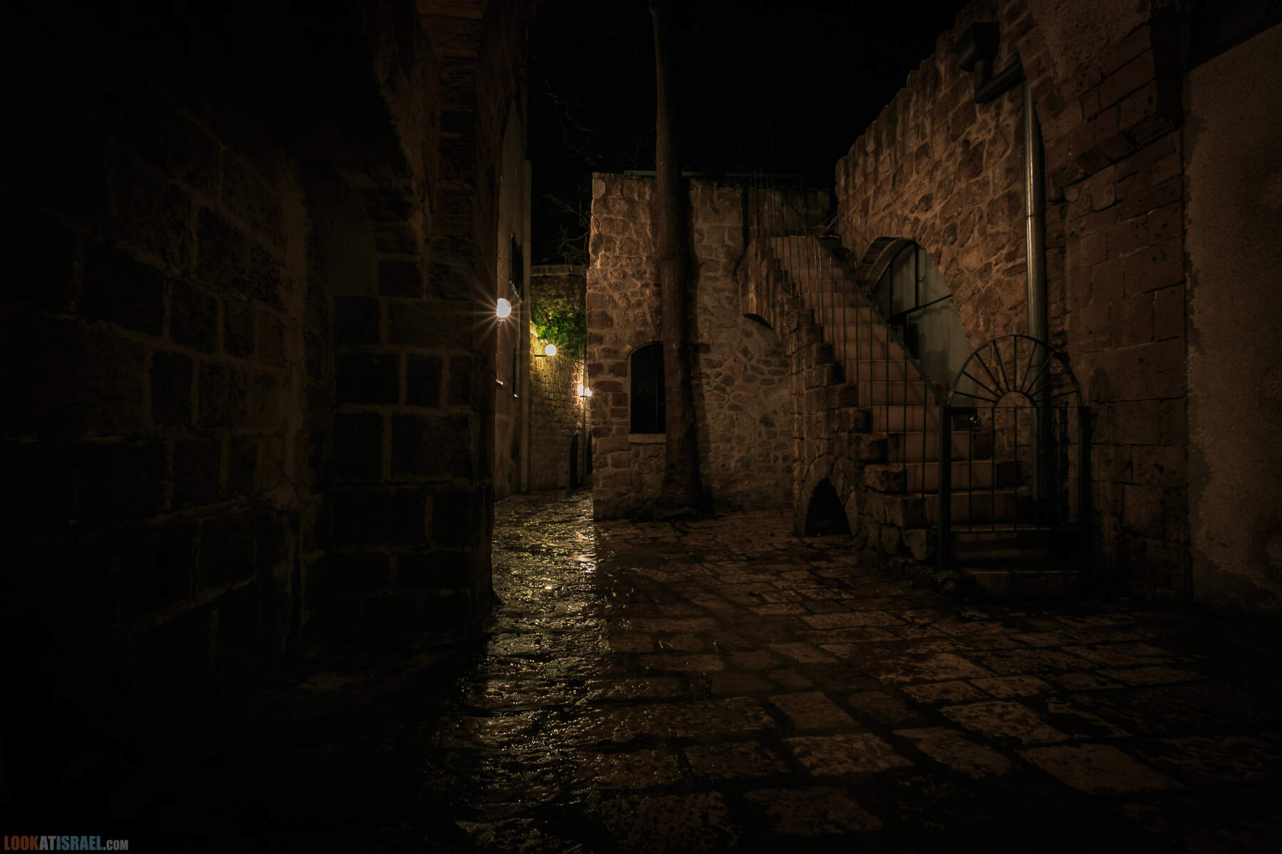 Яффо в черном, ночь в древнем городе