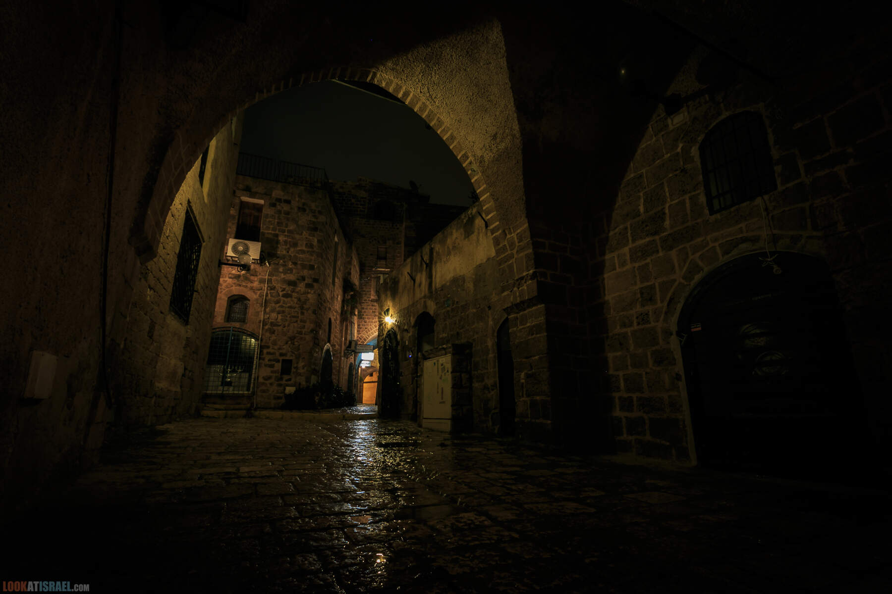 Яффо в черном, ночь в древнем городе