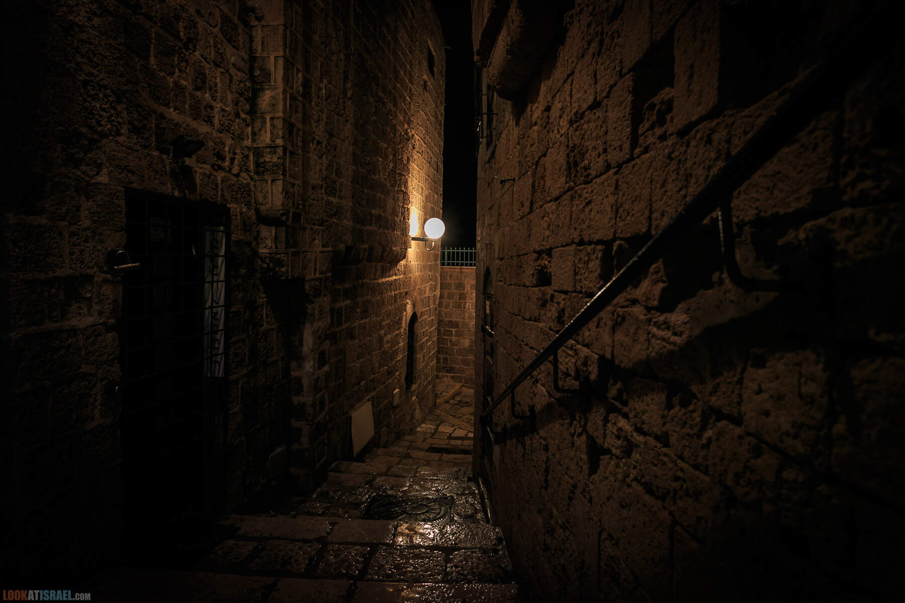 Яффо в черном, ночь в древнем городе