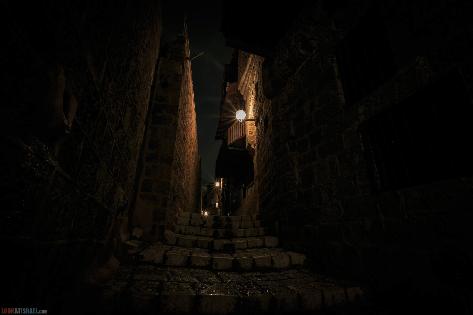 Яффо в черном, ночь в древнем городе