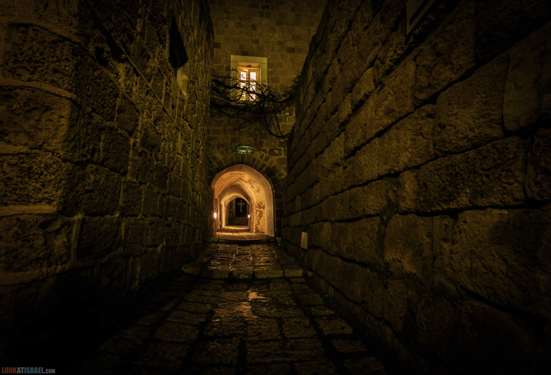 Яффо в черном, ночь в древнем городе