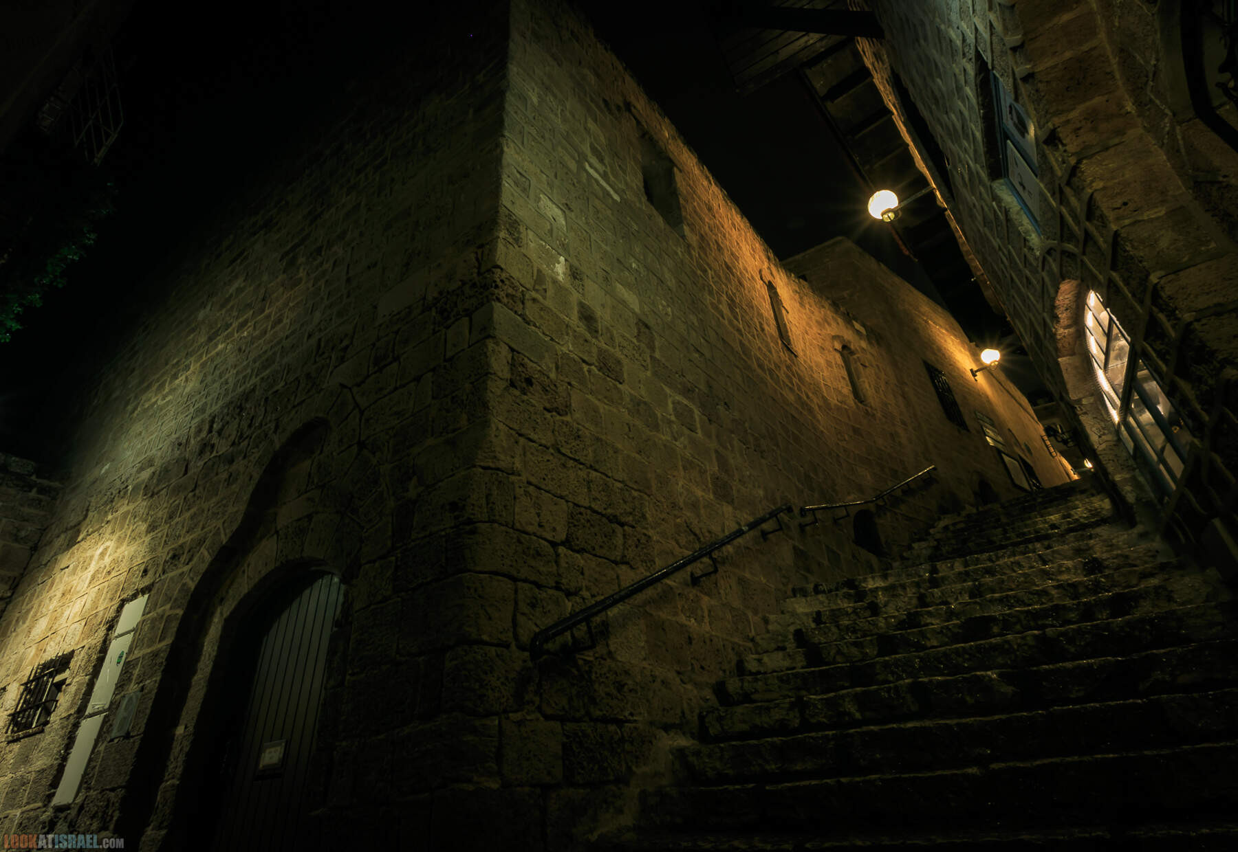 Яффо в черном, ночь в древнем городе