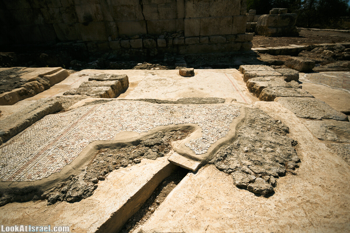 Эммаус Никополис - место преломления хлебов | LookAtIsrael.com - Фото путешествия по Израилю