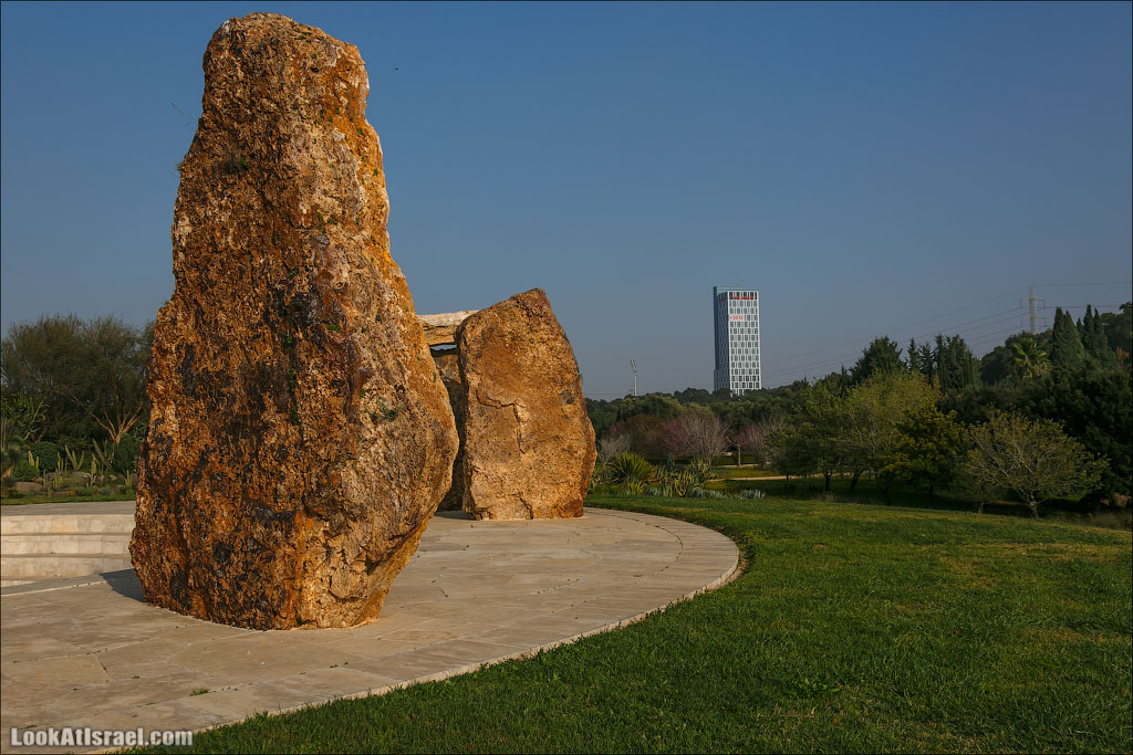 Сад Кактусов, Сад Камней, Тропический сад в парке а-Яркон | LookAtIsrael.com - Фото путешествия по Израилю