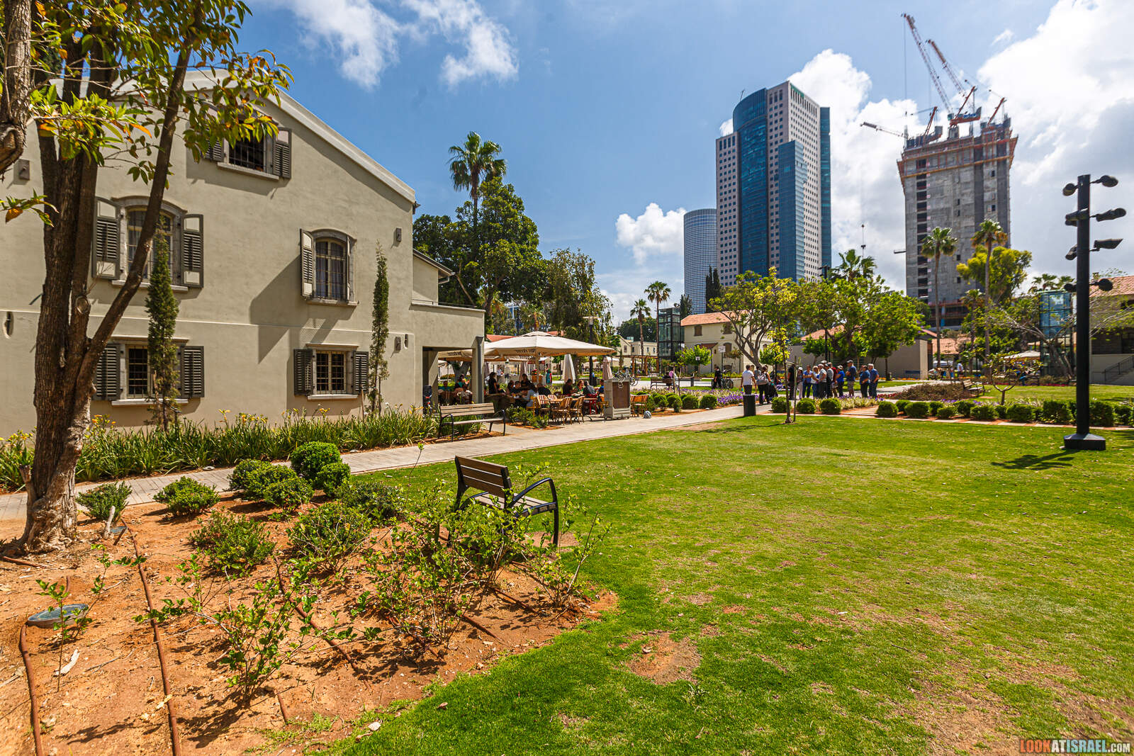 Квартал Сарона в Тель-Авиве. Строительство башни Азриели-Сарона