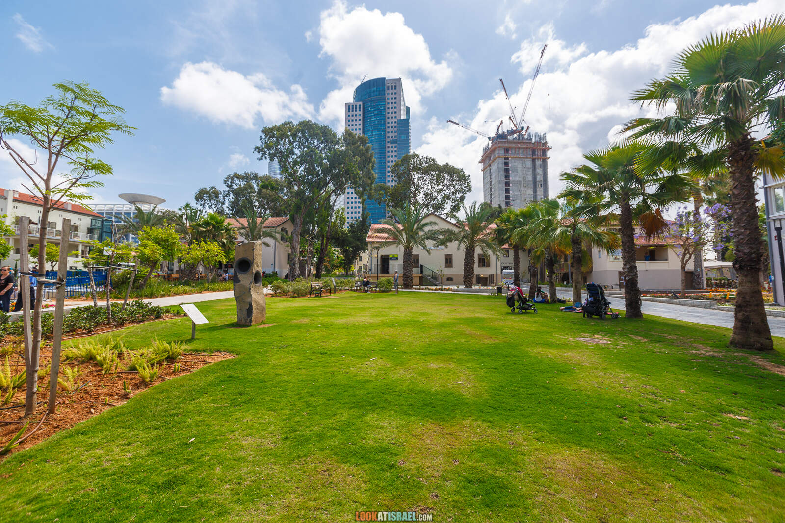 Квартал Сарона в Тель-Авиве. Строительство башни Азриели-Сарона