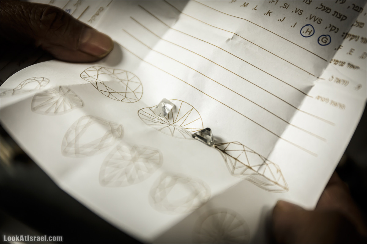 Обработка бриллиантов на алмазной бирже в Рамат Гане | LookAtIsrael.com - Фото путешествия по Израилю