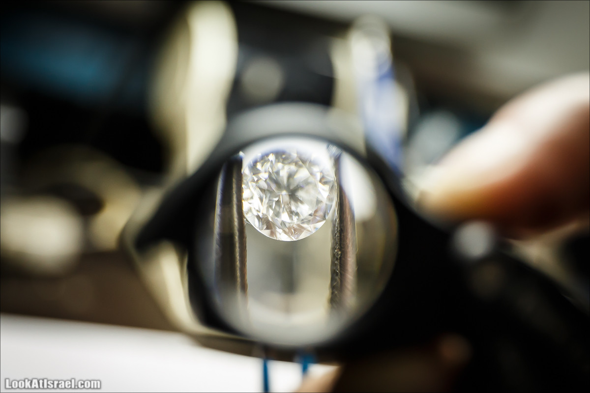Обработка бриллиантов на алмазной бирже в Рамат Гане | LookAtIsrael.com - Фото путешествия по Израилю