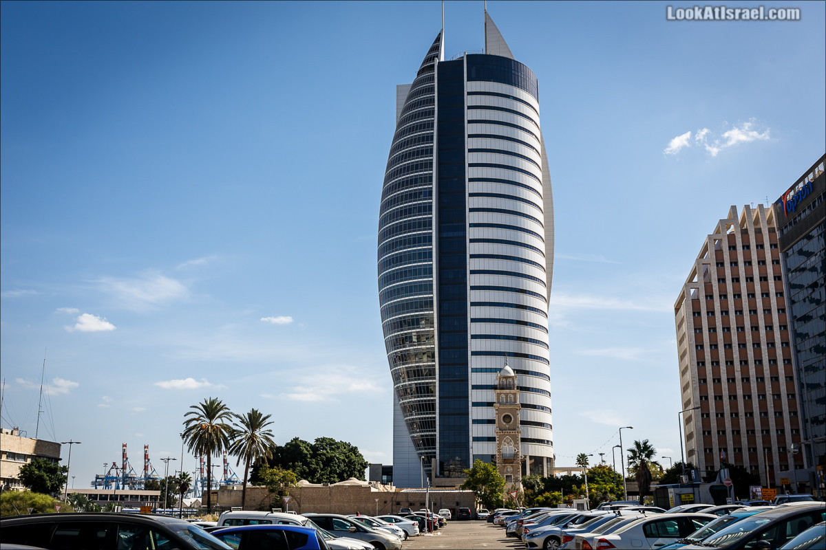 Эль-Джарина - амбар, выросший в мечеть