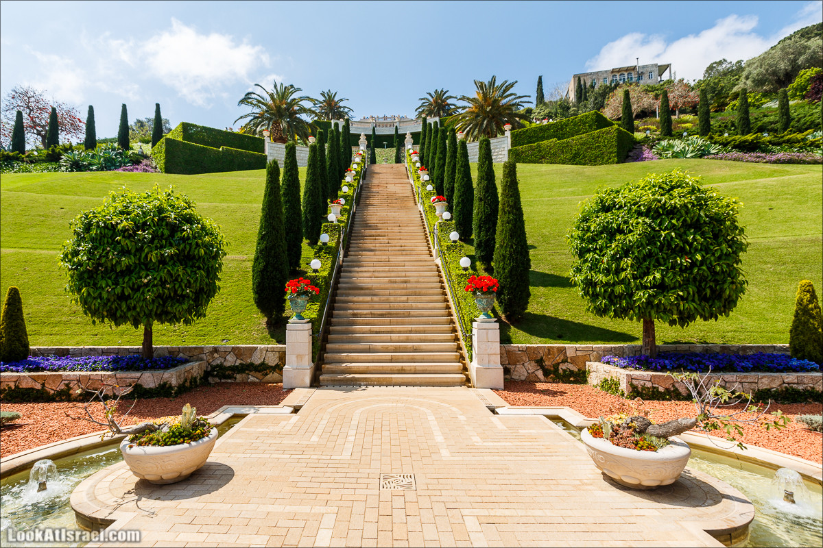 Всемирный центр наследия и сады Бахаи в Хайфе | The Gardens in Haifa - The Bahai | המרכז הבהאי העולמי | LookAtIsrael.com - Фото путешествия по Израилю