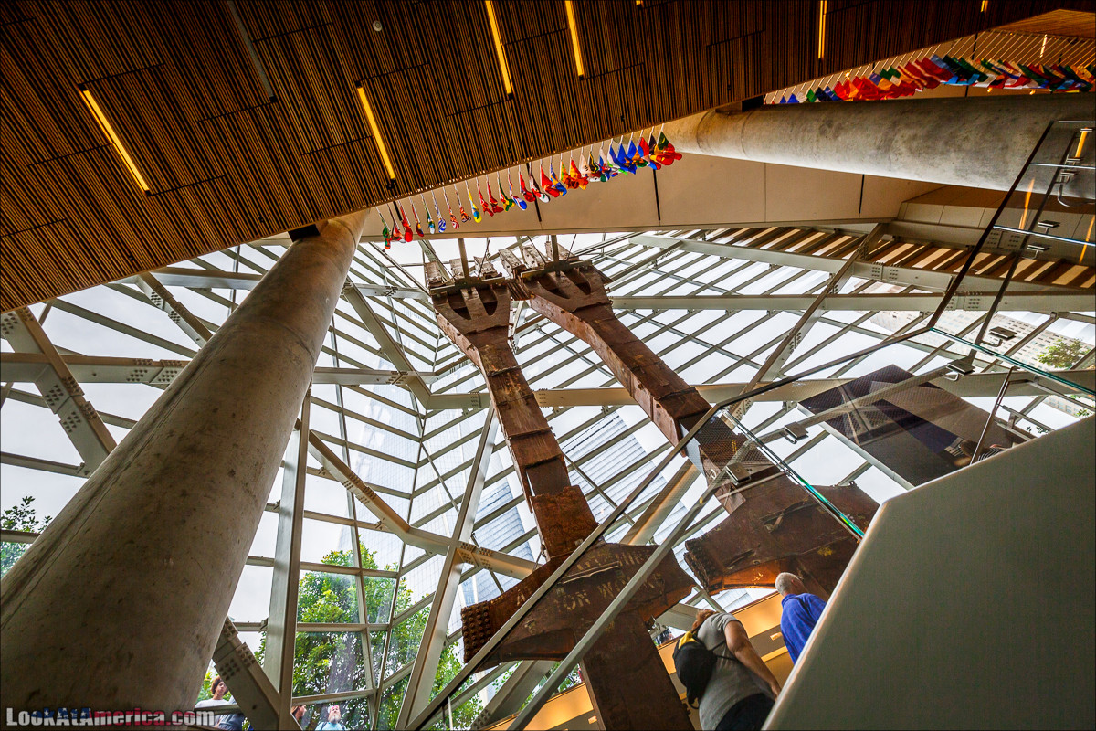 Мемориал 9/11 | LookAtAmerica.com - Большое Американское путешествие LookAtIsrael.com