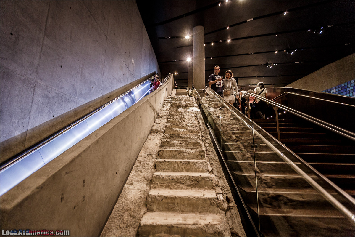 Мемориал 9/11 | LookAtAmerica.com - Большое Американское путешествие LookAtIsrael.com