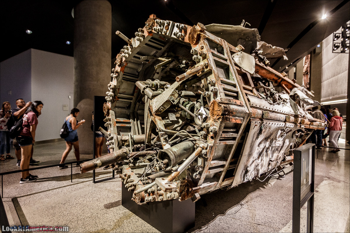 Мемориал 9/11 | LookAtAmerica.com - Большое Американское путешествие LookAtIsrael.com