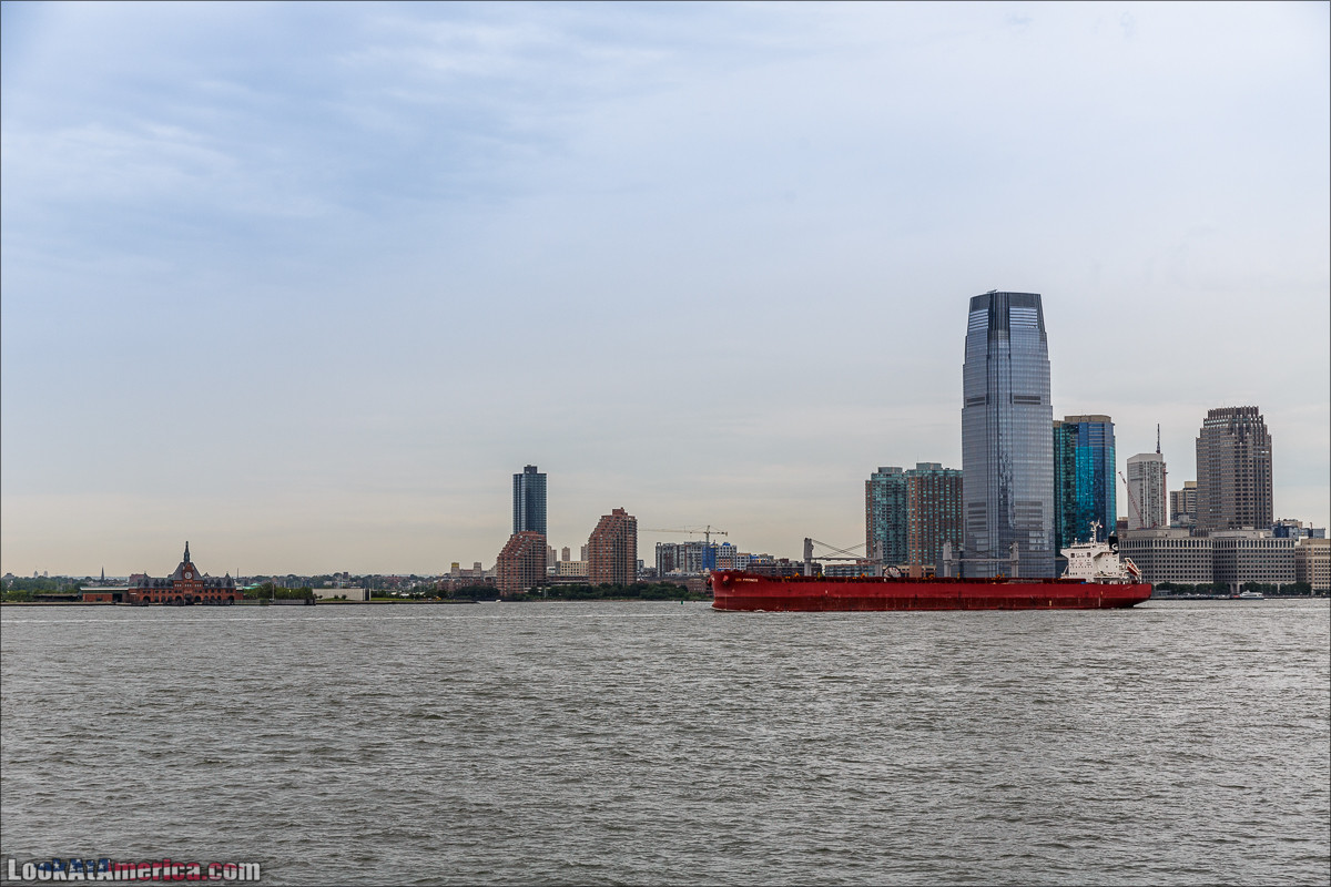 Статуя Свободы на одноименном острове | LookAtAmerica.com - Большое Американское путешествие LookAtIsrael.com