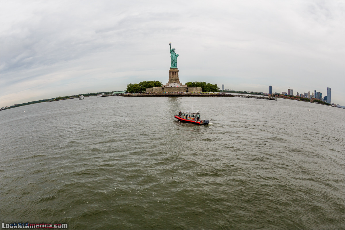 Статуя Свободы на одноименном острове | LookAtAmerica.com - Большое Американское путешествие LookAtIsrael.com