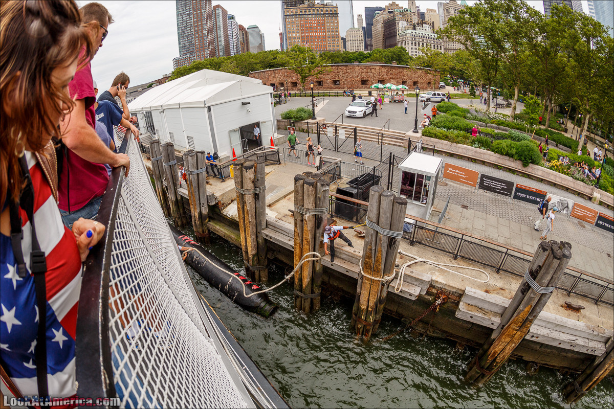 Статуя Свободы на одноименном острове | LookAtAmerica.com - Большое Американское путешествие LookAtIsrael.com