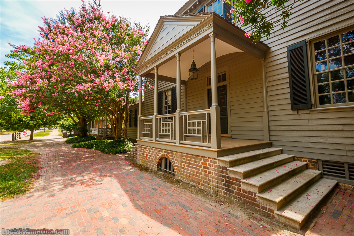 Колониальный Вилльямсбург (Уильямсбург) | LookAtAmerica.com - Большое Американское путешествие LookAtIsrael.com