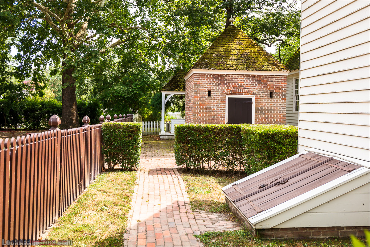 Колониальный Вилльямсбург (Уильямсбург) | LookAtAmerica.com - Большое Американское путешествие LookAtIsrael.com