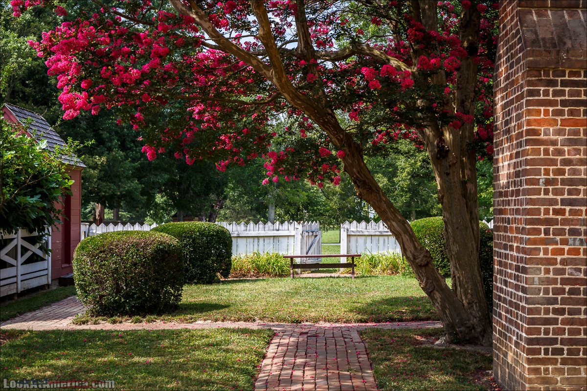 Колониальный Вилльямсбург (Уильямсбург) | LookAtAmerica.com - Большое Американское путешествие LookAtIsrael.com