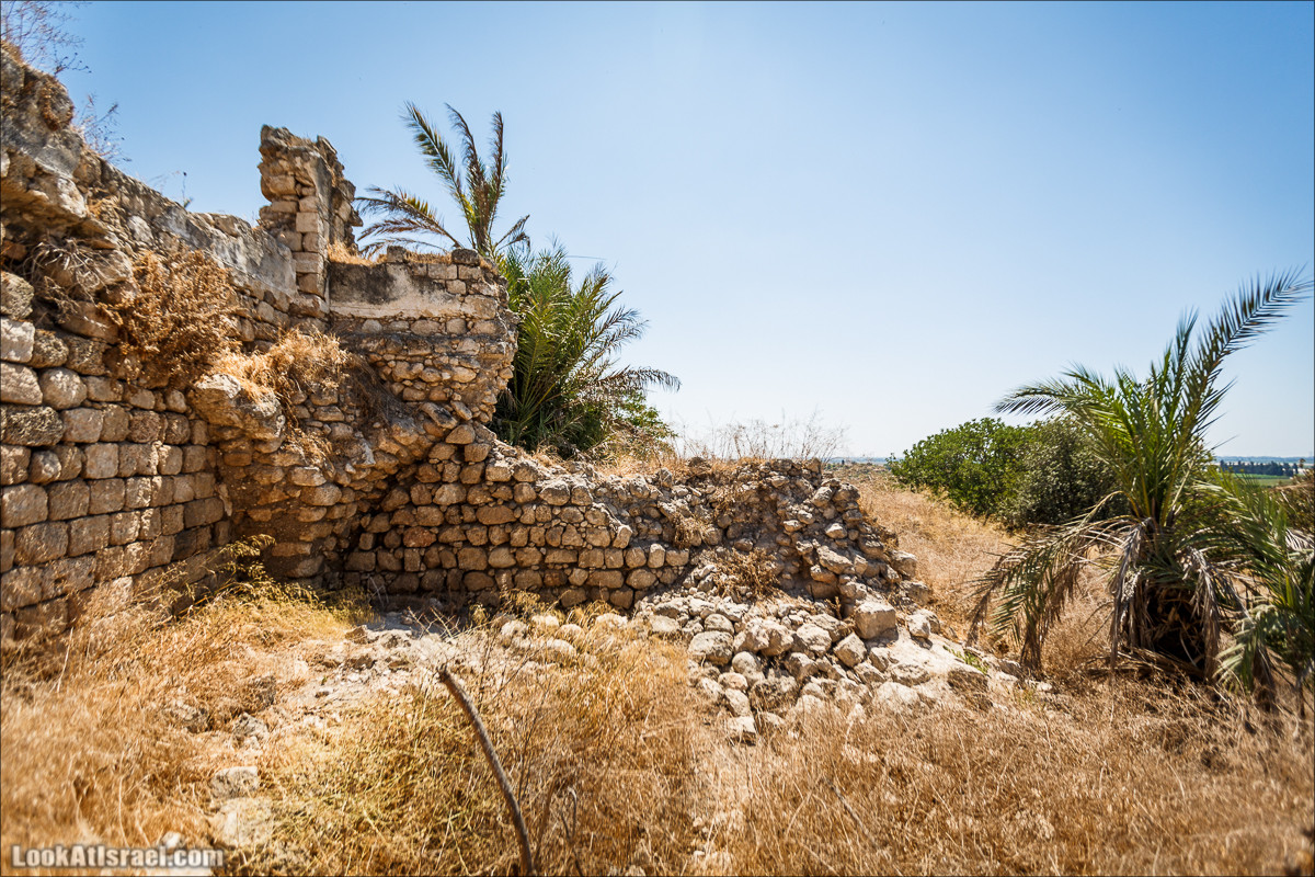 Крепость Какун | Qaqun fort | קקון | LookAtIsrael.com - Фото путешествия по Израилю