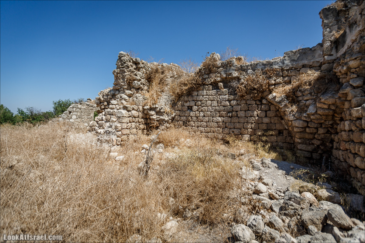 Крепость Какун | Qaqun fort | קקון | LookAtIsrael.com - Фото путешествия по Израилю