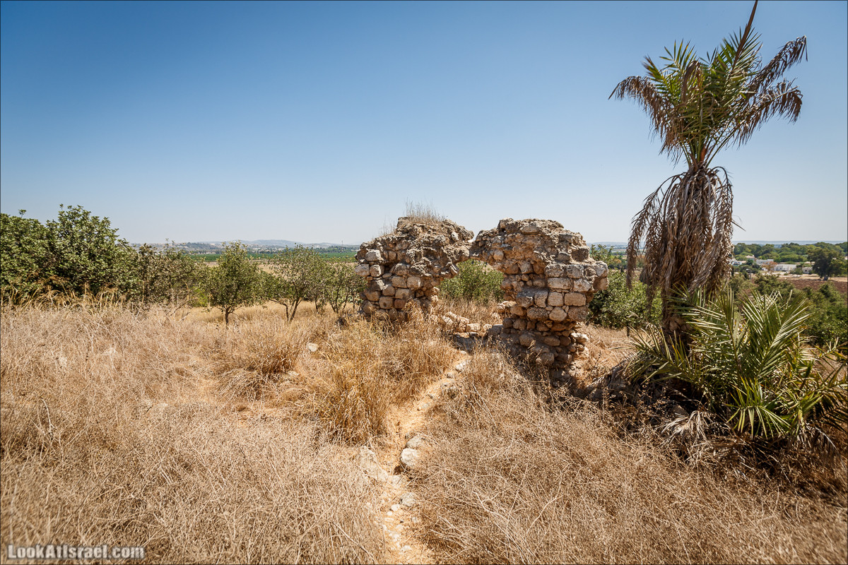 Крепость Какун | Qaqun fort | קקון | LookAtIsrael.com - Фото путешествия по Израилю