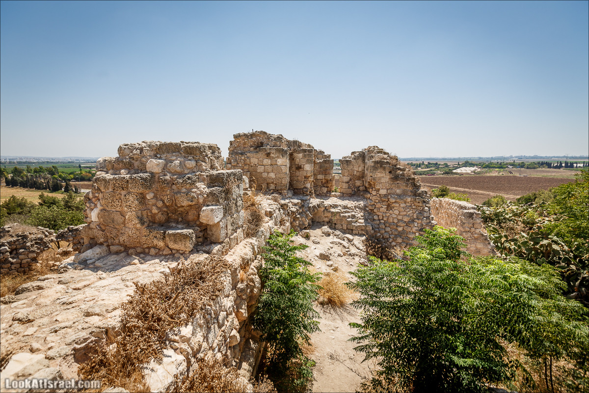 Крепость Какун | Qaqun fort | קקון | LookAtIsrael.com - Фото путешествия по Израилю