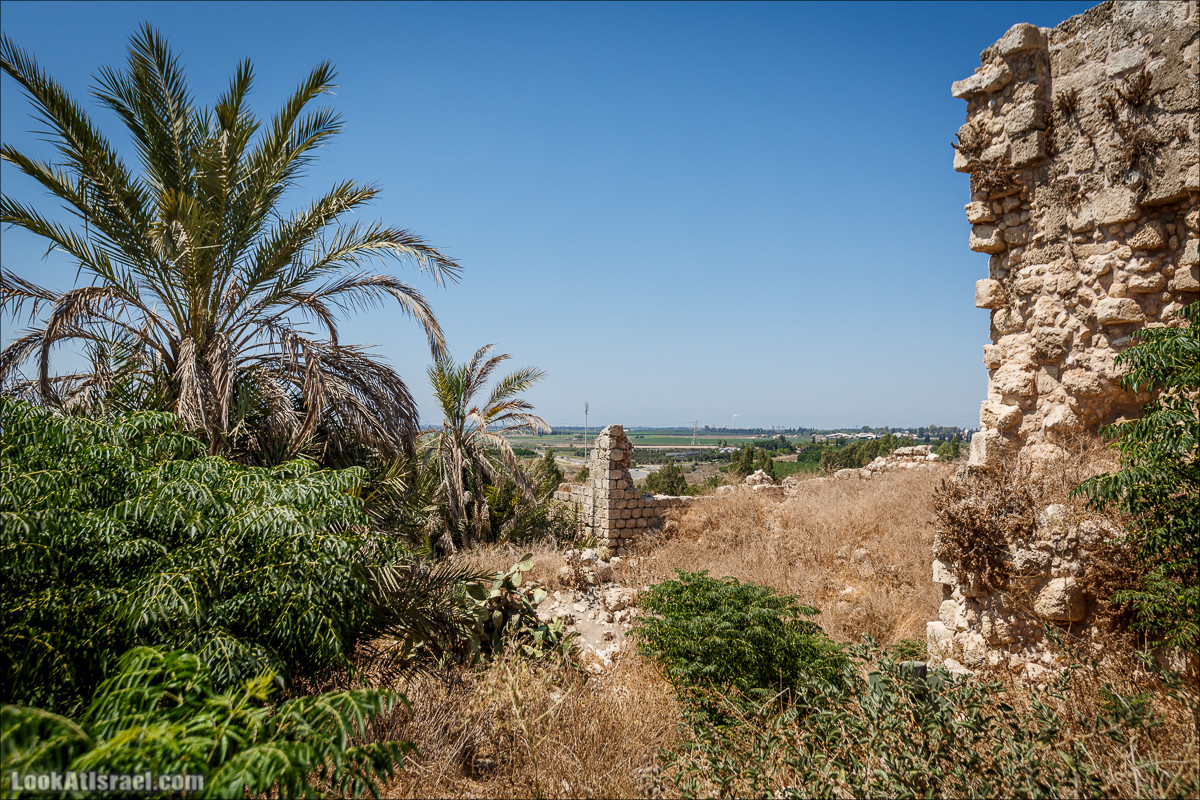 Крепость Какун | Qaqun fort | קקון | LookAtIsrael.com - Фото путешествия по Израилю