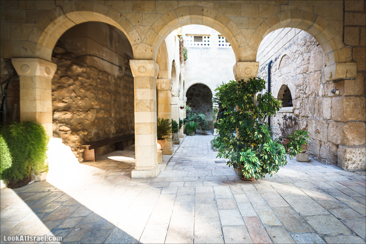 Церковь Посещения Магнификат в Эйн Карем, Иерусалим | Church of Visitation Magnificat, Ein Karem, Jerusalem | LookAtIsrael.com - Фото путешествия по Израилю