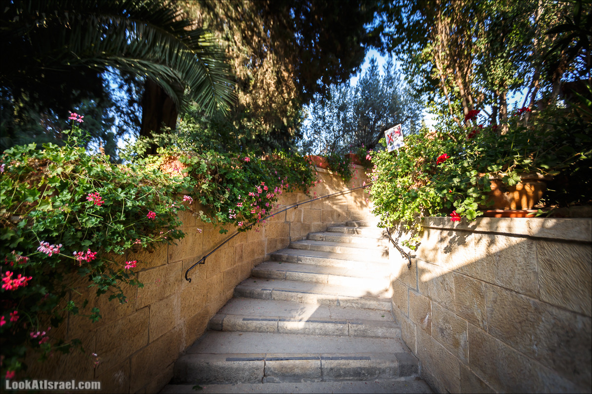 Церковь Посещения Магнификат в Эйн Карем, Иерусалим | Church of Visitation Magnificat, Ein Karem, Jerusalem | LookAtIsrael.com - Фото путешествия по Израилю