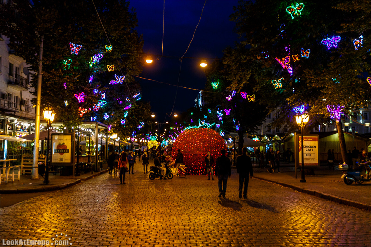Вечерние огни Дерибасовской | LookAtIsrael.com - Фото путешествия по Израилю