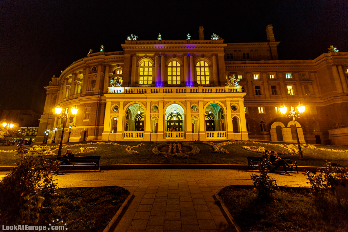 Вечерние огни Дерибасовской | LookAtIsrael.com - Фото путешествия по Израилю