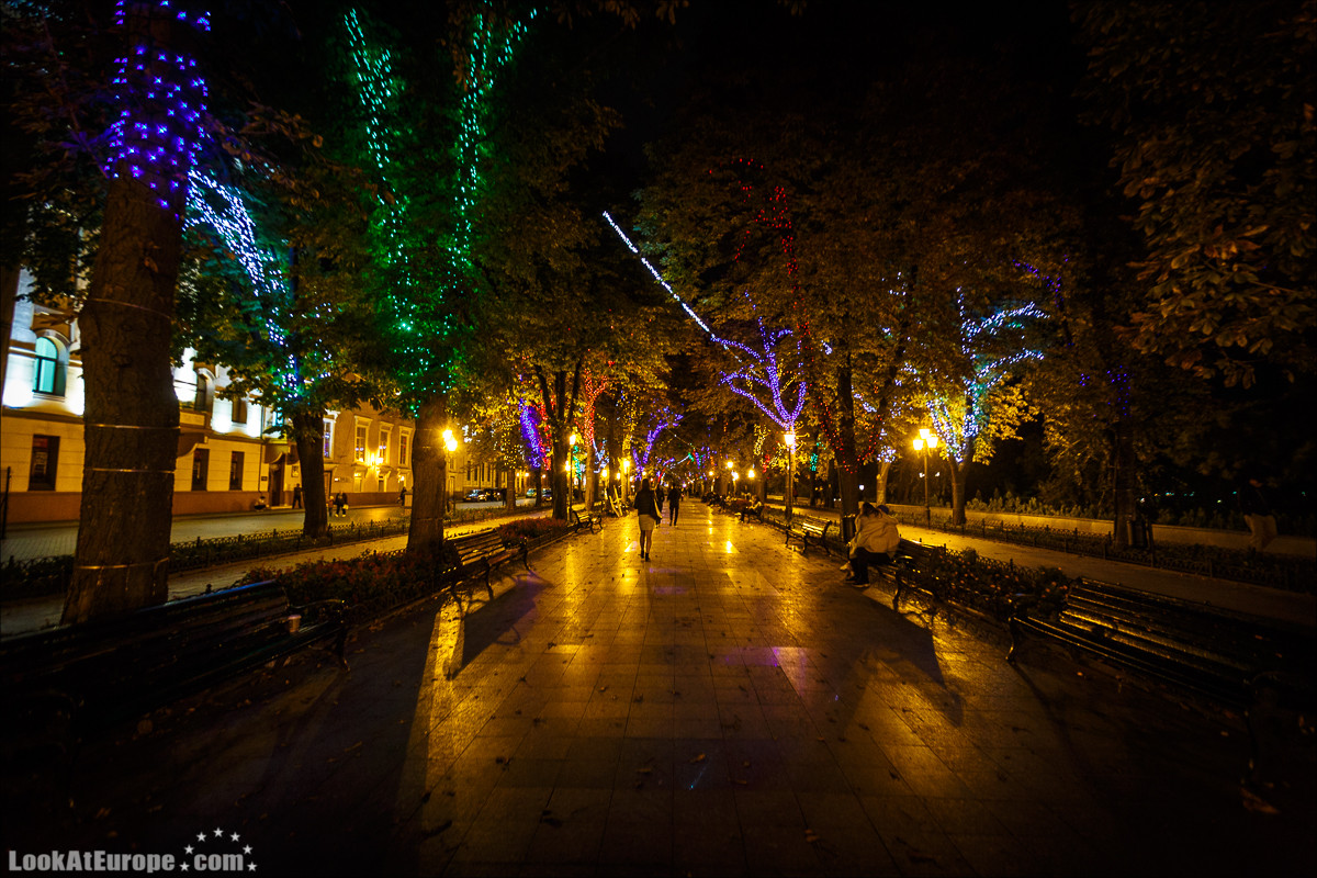 Вечерние огни Дерибасовской | LookAtIsrael.com - Фото путешествия по Израилю