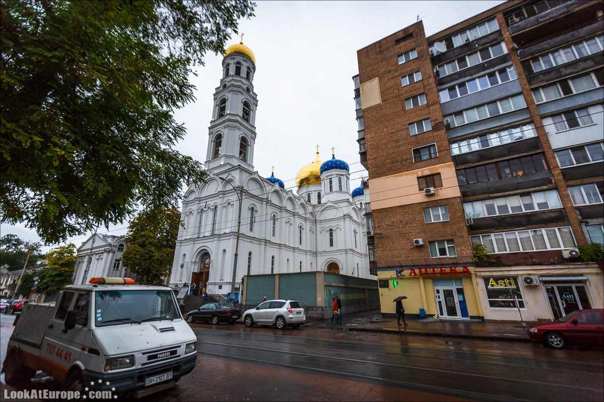 Привоз, обе Арнаутские и памятник Стиву Джобсу | LookAtIsrael.com - Фото путешествия по Израилю