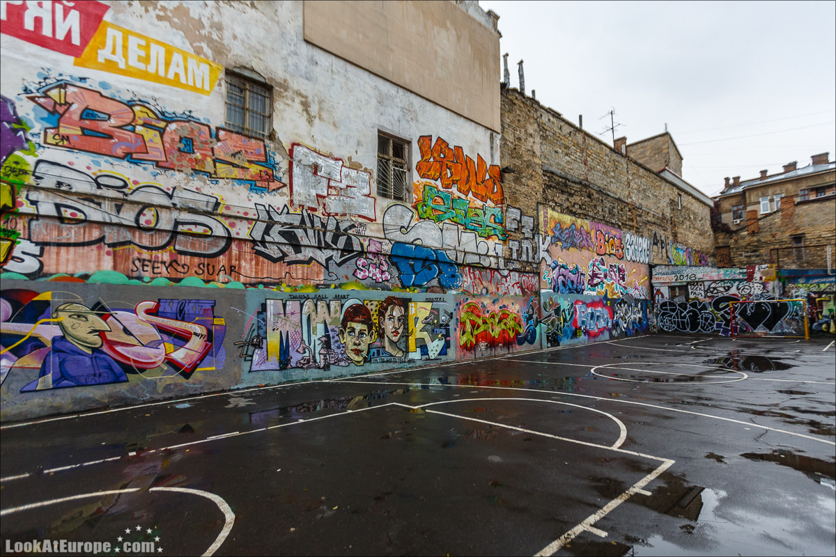 Привоз, обе Арнаутские и памятник Стиву Джобсу | LookAtIsrael.com - Фото путешествия по Израилю